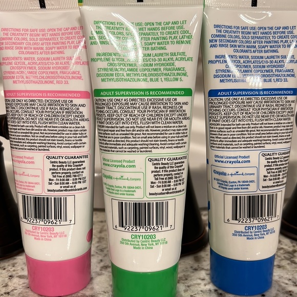 Crayola Finger Bath Paint, never opened. - Picture 2 of 3